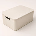 ClipBox, 3/4-Frontansicht, weißer Kunststoff, geschlossene Aufbewahrungsbox mit Deckel und Grifföffnung